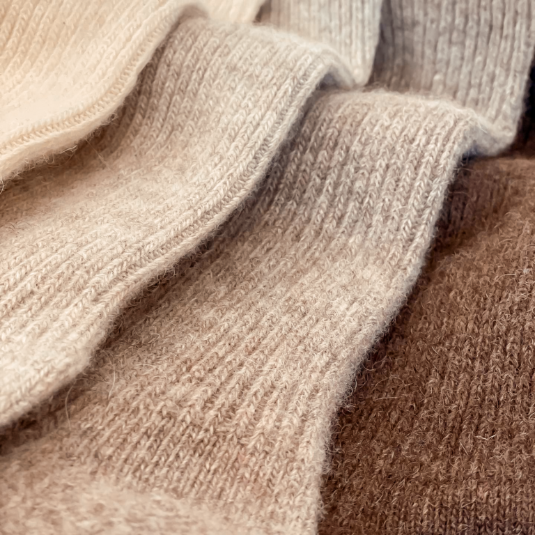 De voordelen van biologische wollen sokken: Waarom kiezen voor natuurlijke warmte?